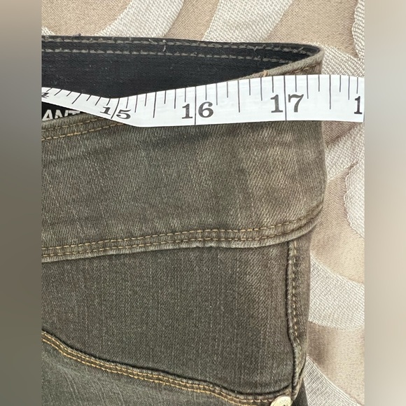 Nygard Brown Khaki Denim High Rise
Size Large
Jeggings Jean. Pre loved - Picture 6 of 8